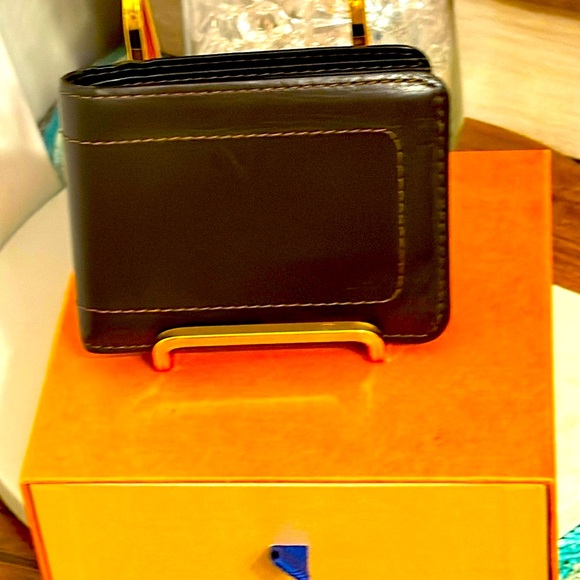 Louis Vuitton Man’s Wallet A Rare pice Large Taiga LV - Picture 1 of 16